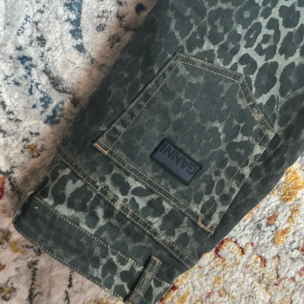 Never worn GANNI Dark Leopard Print Jeans - Picture 7 of 7
